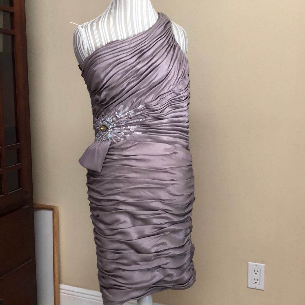 New Cachet one shoulder formal dress